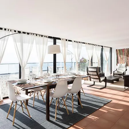 Live Ocean View شاليه