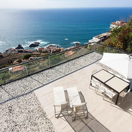 Live Ocean View تاكورونتي